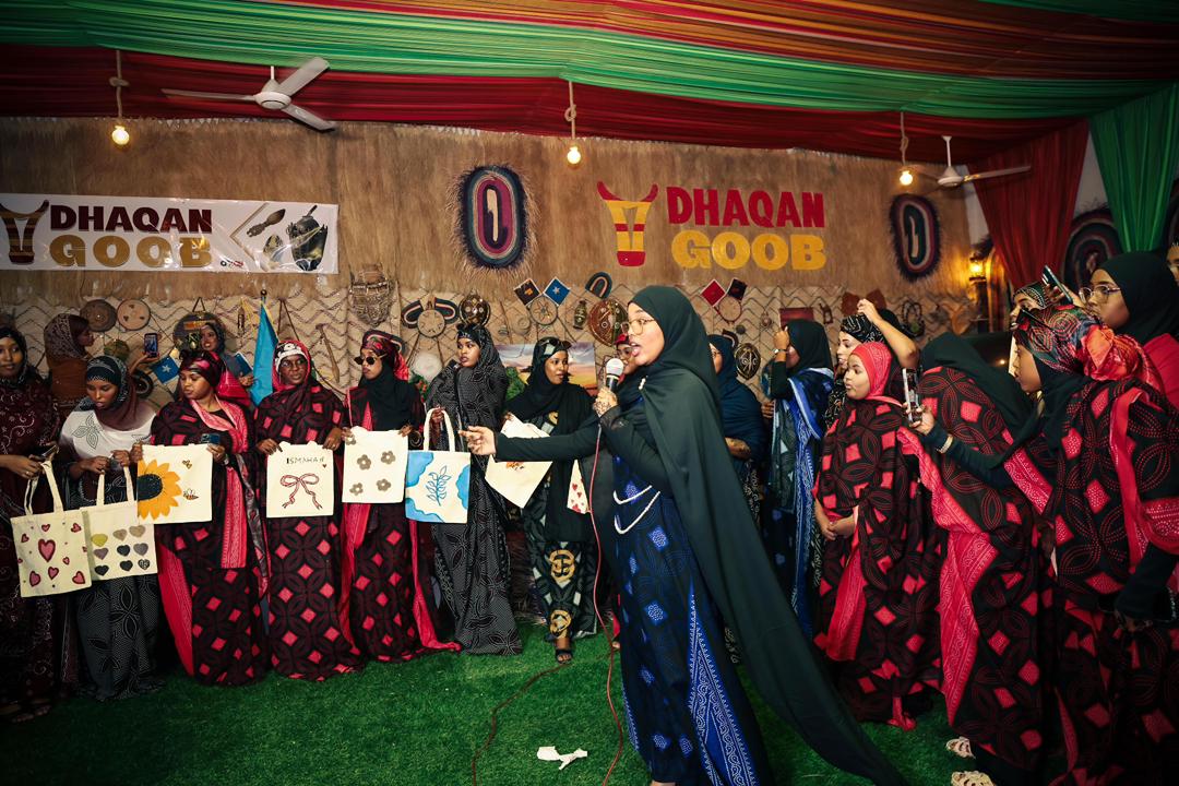 Dhaqan Goob — Girls' Night